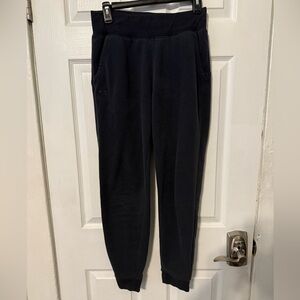Under Armour Women’s Loose Fit Black Jogger Pants. Size Small